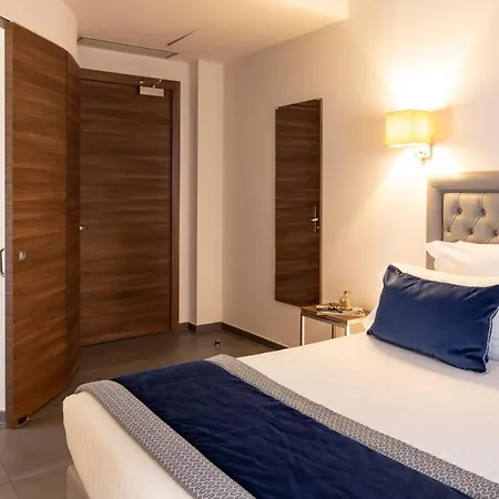 Azur Riviera Hotel