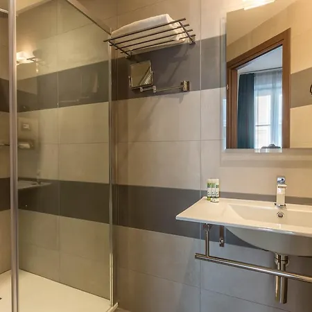 Azur Riviera 4* Nice